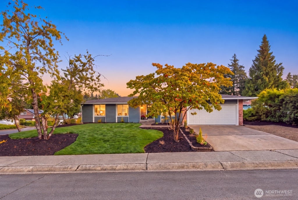 Photo of 14219 NE 64th Court, Redmond, WA 98052 (MLS # 2578232)