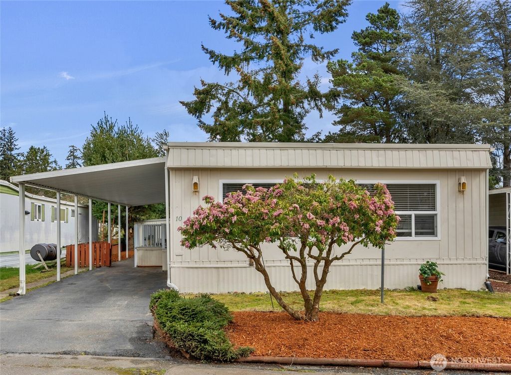 Photo of 5220 176TH Street SW #10, Lynnwood, WA 98037 (MLS # 2388706)