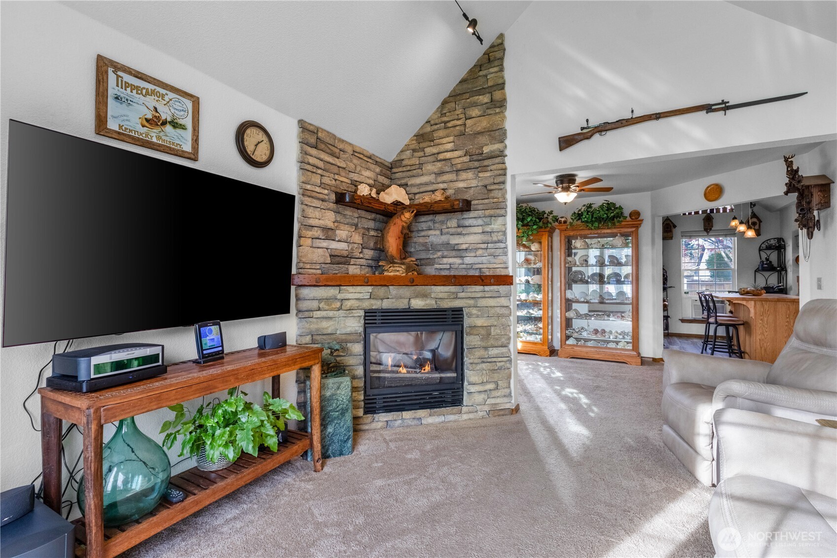 6112 Thornbury Court SE