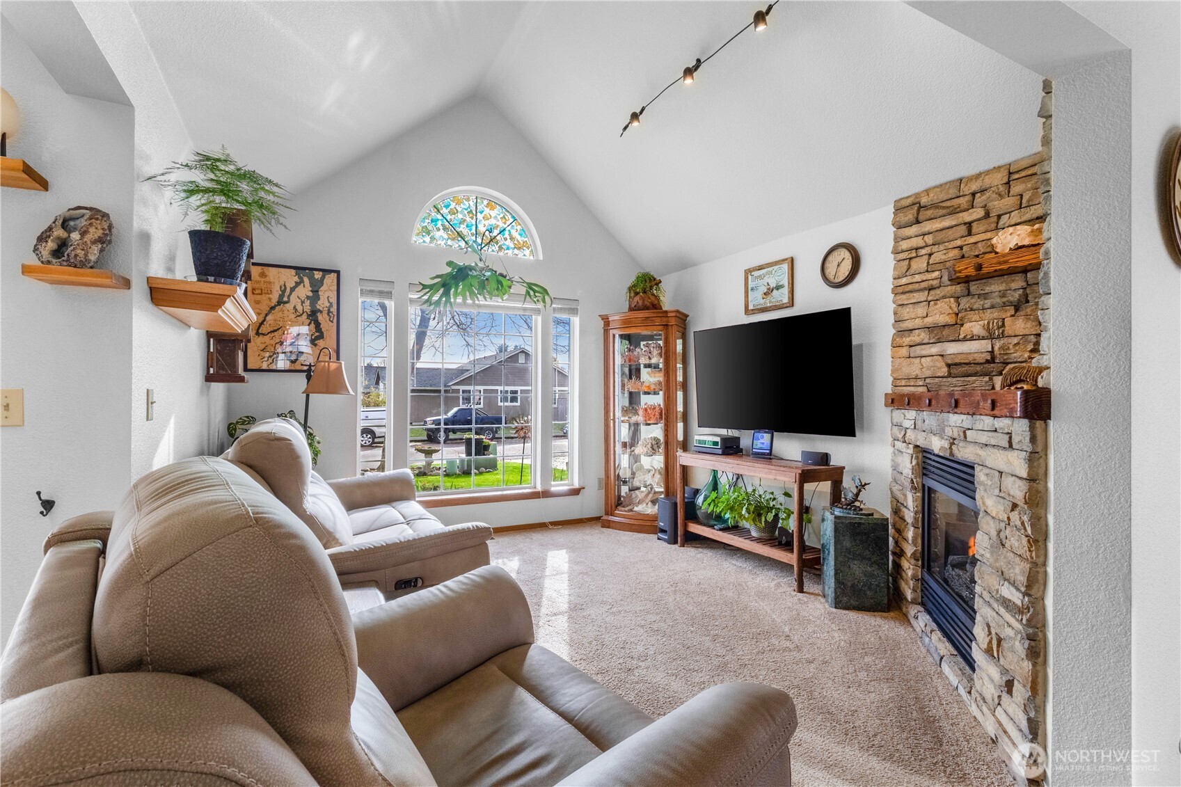 6112 Thornbury Court SE