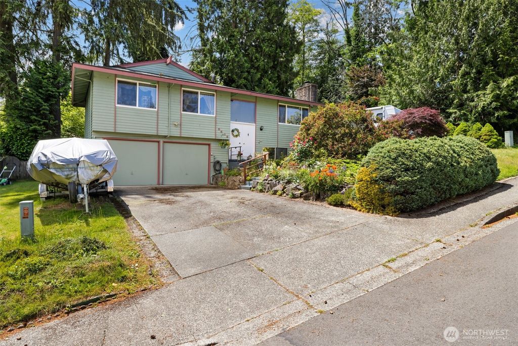 Photo of 2613 S 300th Street, Federal Way, WA 98003 (MLS # 2537941)