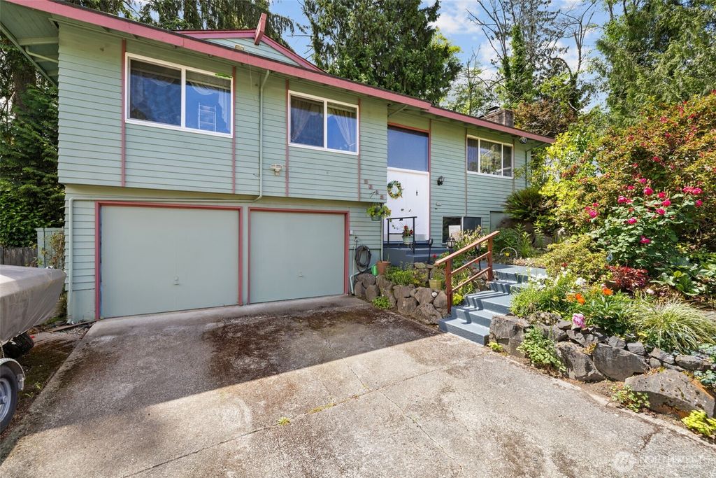 Photo of 2613 S 300th Street, Federal Way, WA 98003 (MLS # 2537941)