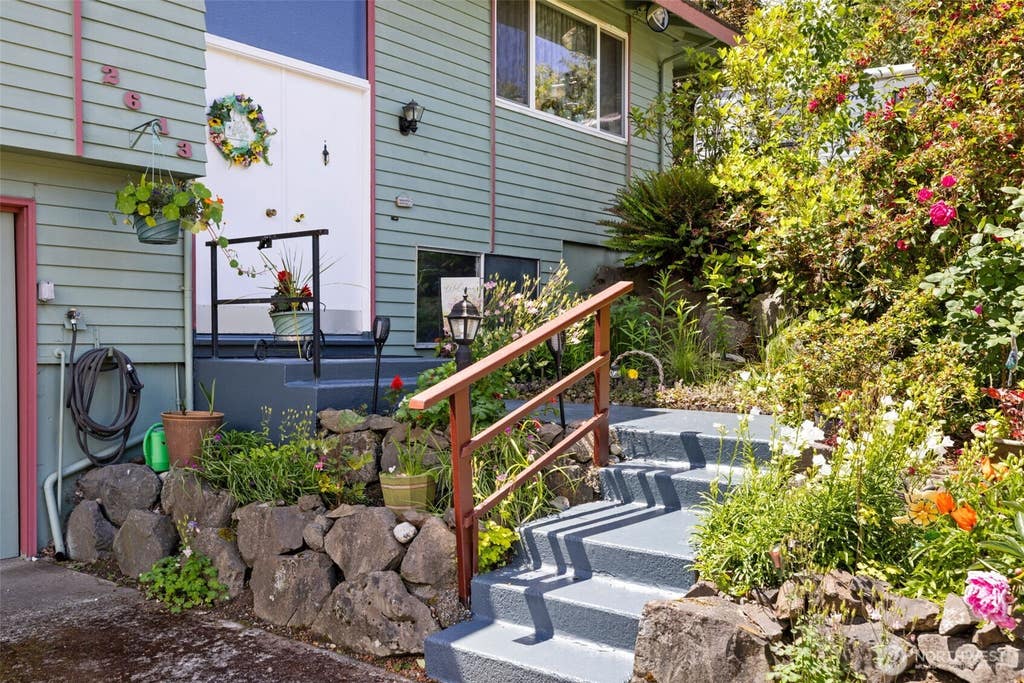 Photo of 2613 S 300th Street, Federal Way, WA 98003 (MLS # 2537941)