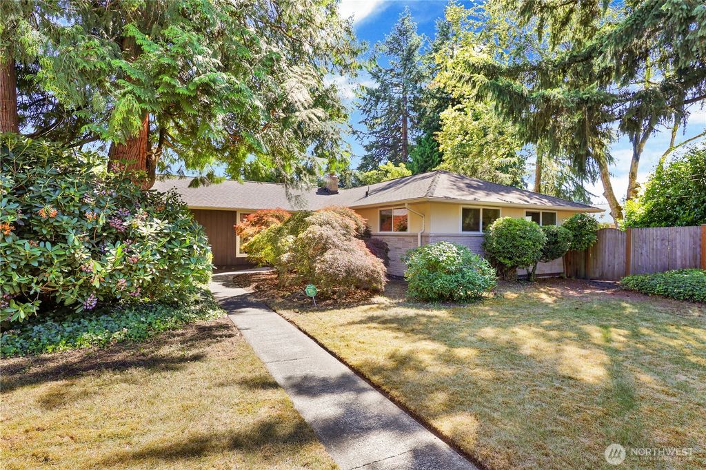 Photo of 10507 NE 193rd Street, Bothell, WA 98011 (MLS # 2404548)
