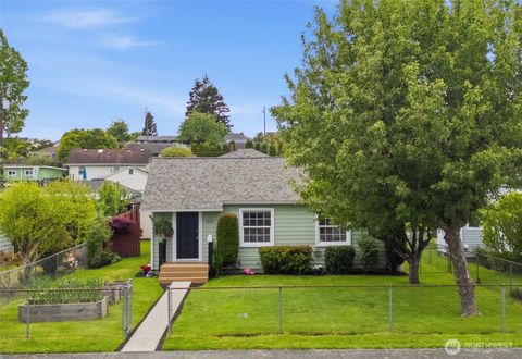 Photo of 1620 Maple Street, Everett, WA 98201 (MLS # 2523379)