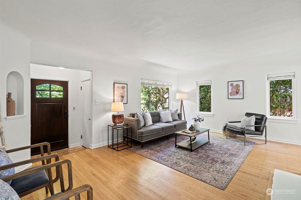 Photo of 11 W Smith Street, Seattle, WA 98119 (MLS # 2262227)