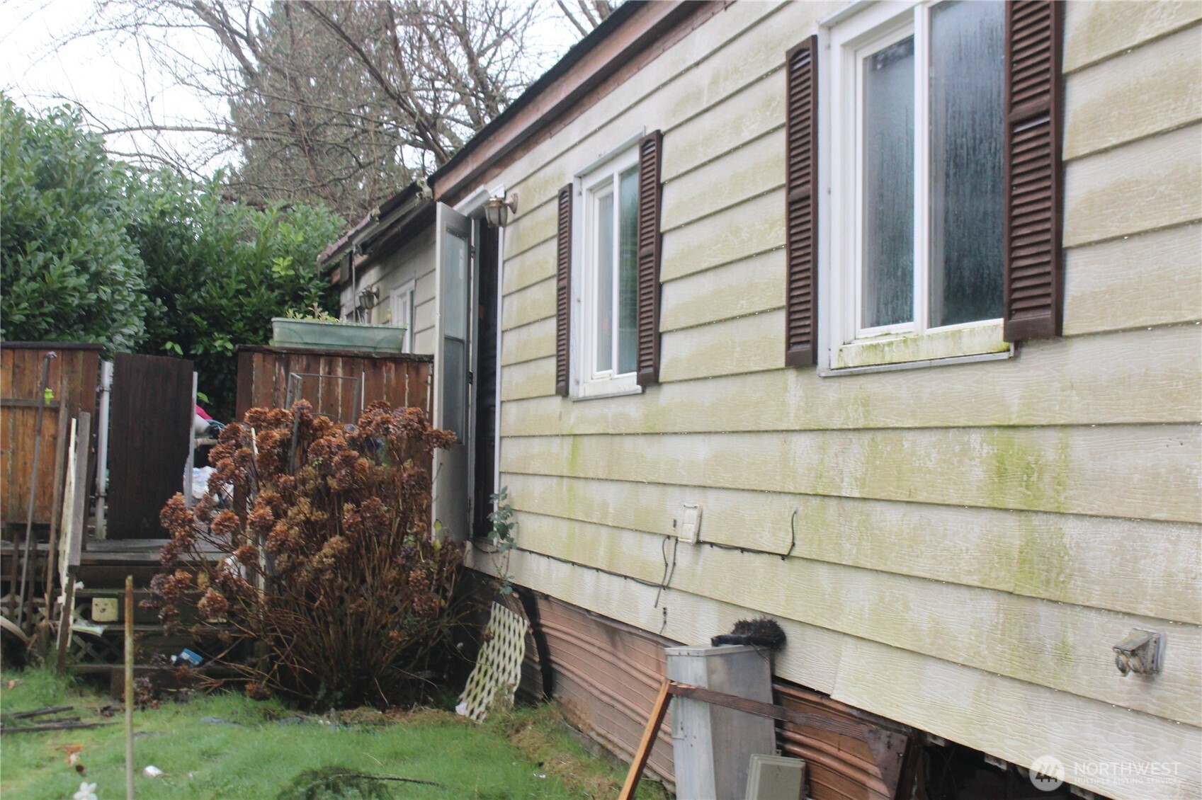 11600 Nisqually Park Loop SE