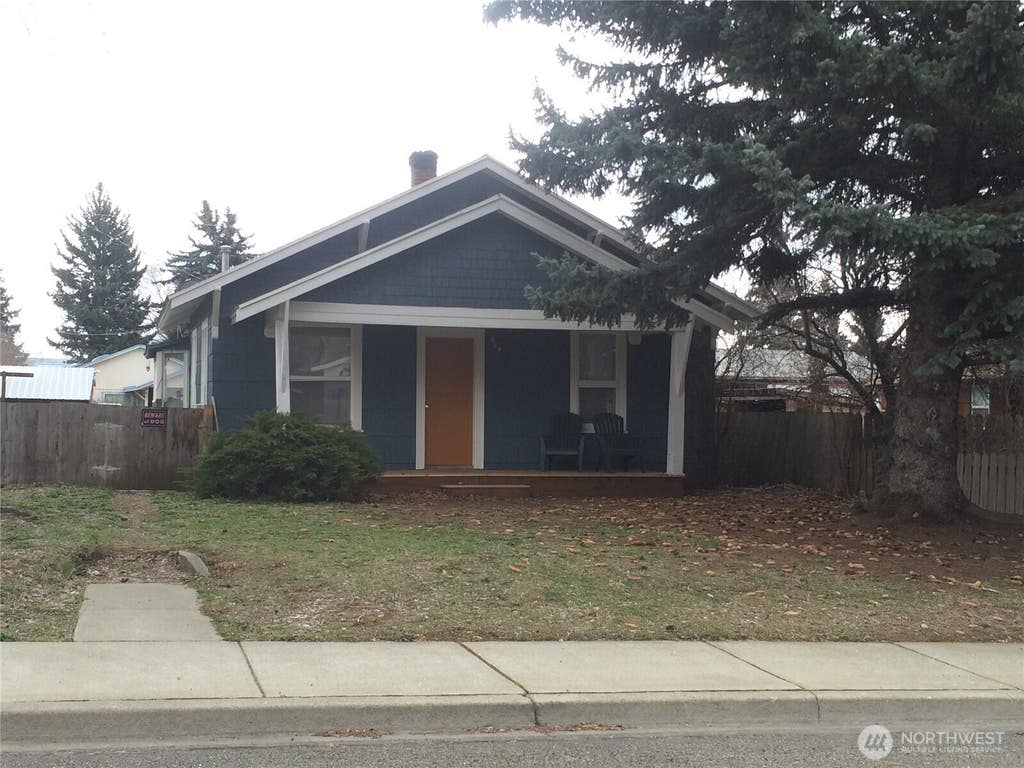 Photo of 504 W 11th Avenue, Ellensburg, WA 98926 (MLS # 2550255)