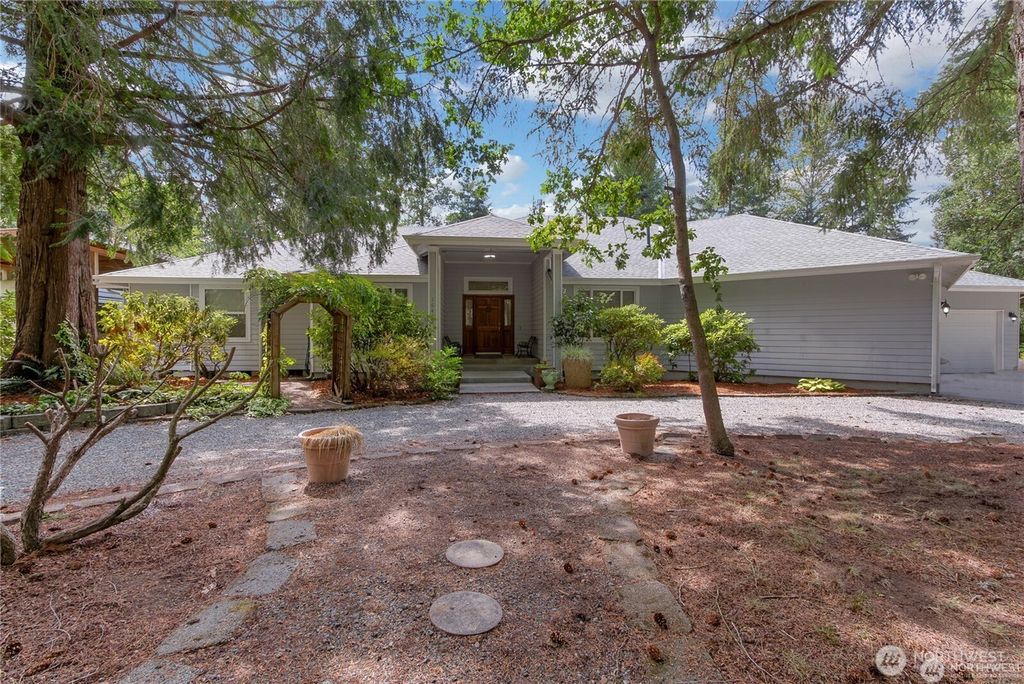 Photo of 16408 38th Avenue E, Tacoma, WA 98446 (MLS # 2473498)