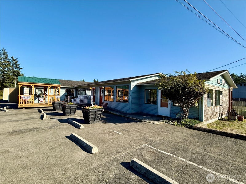 1910 Bay Avenue