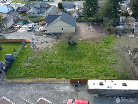 1105 W Pioneer Avenue Puyallup WA 98371