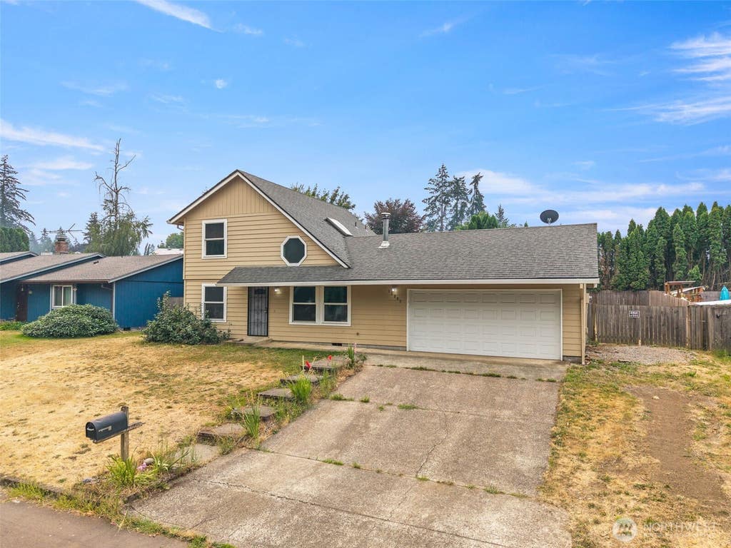 Photo of 13903 NE 47th Street, Vancouver, WA 98682 (MLS # 2564767)