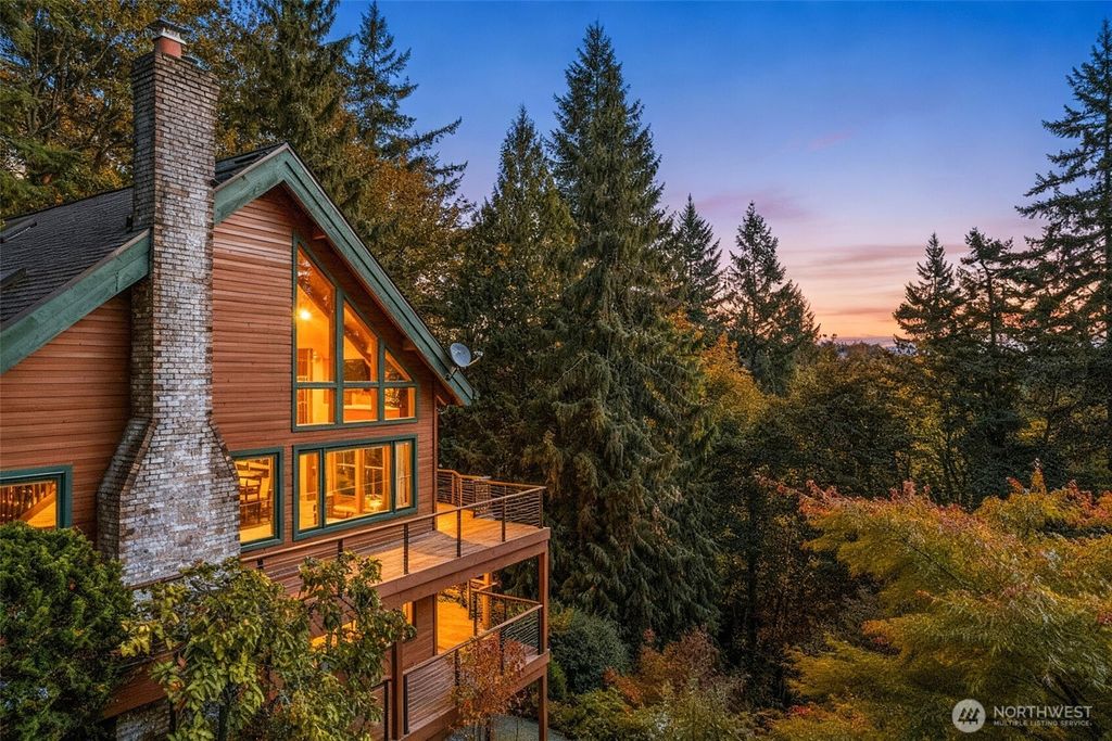 Photo of 28806 SE 61st St, Issaquah, WA 98027 (MLS # 2431416)