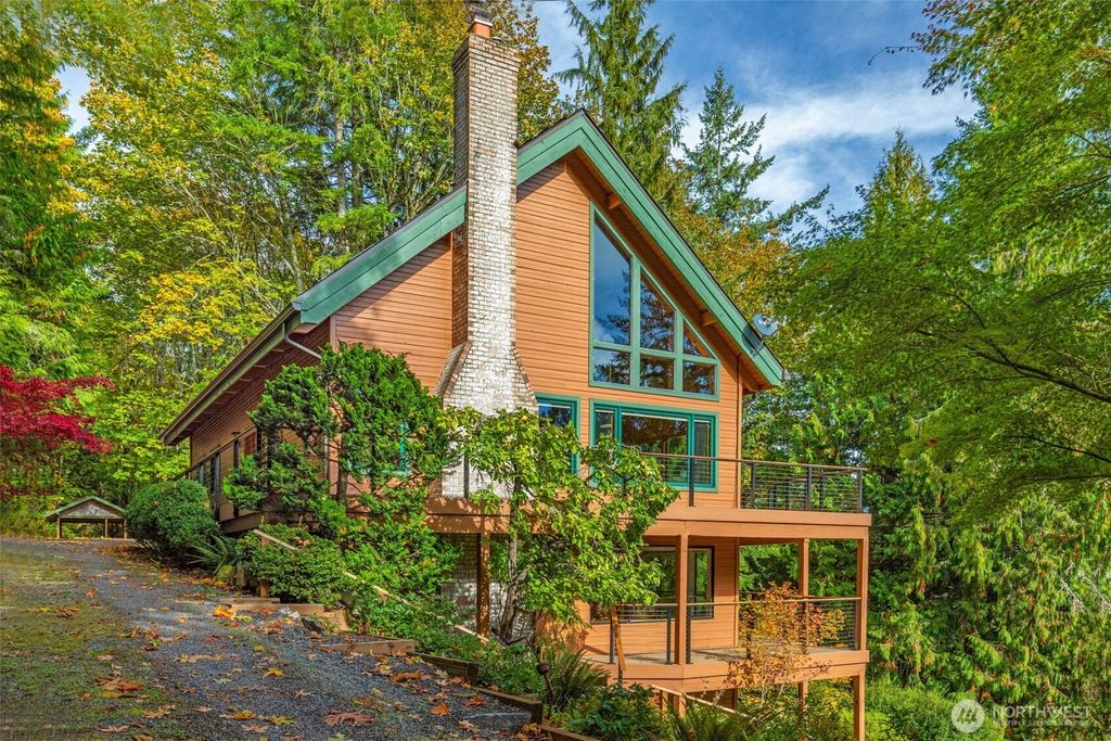 Photo of 28806 SE 61st St, Issaquah, WA 98027 (MLS # 2431416)