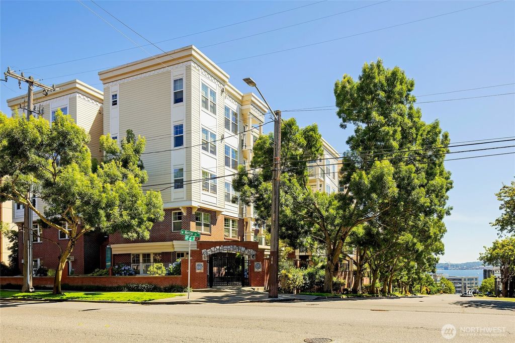 Photo of 530 4th Avenue W #405, Seattle, WA 98119 (MLS # 2404797)