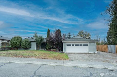 Photo of 11823 SE 204th Street, Kent, WA 98031 (MLS # 2451449)