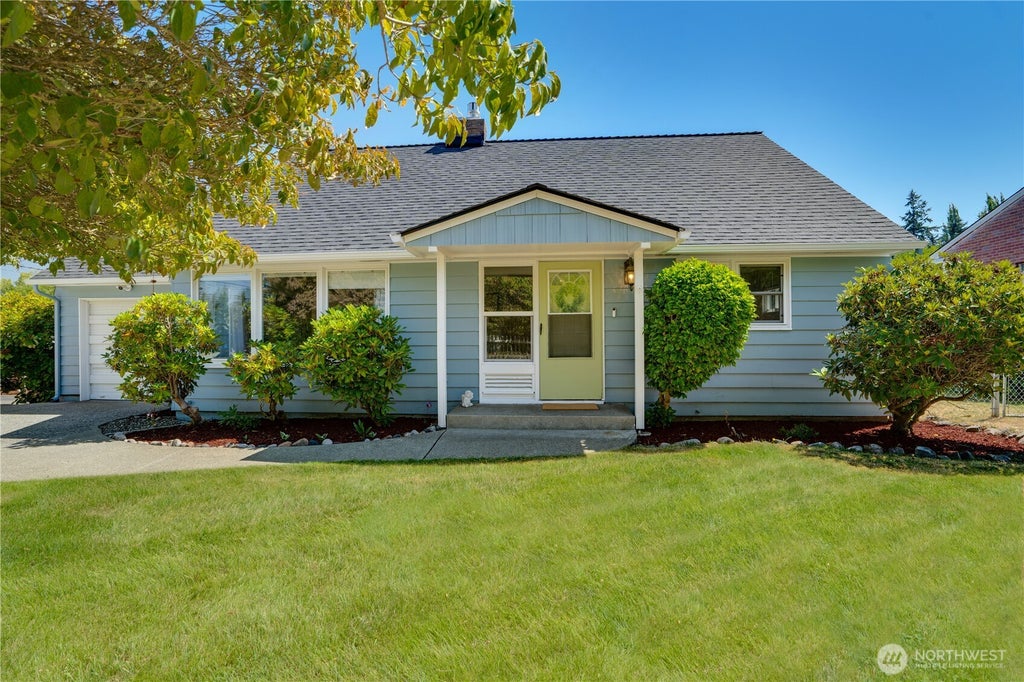 Photo of 3307 Heather Place W, University Place, WA 98466 (MLS # 2576915)