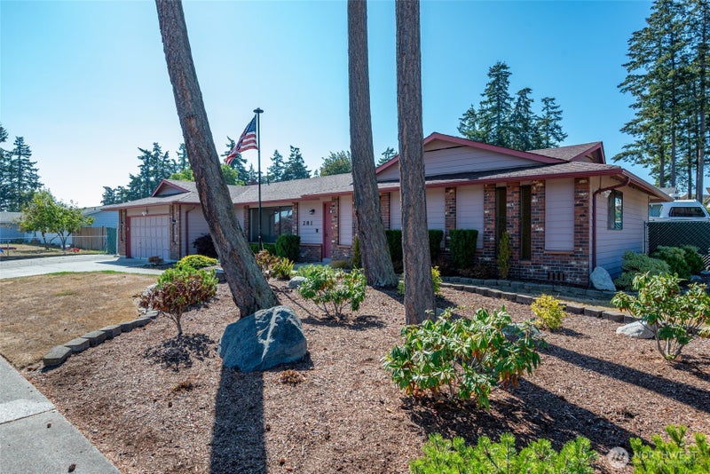 281 NW Fairhaven Drive