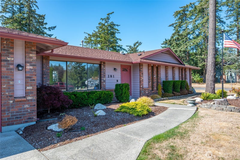 281 NW Fairhaven Drive