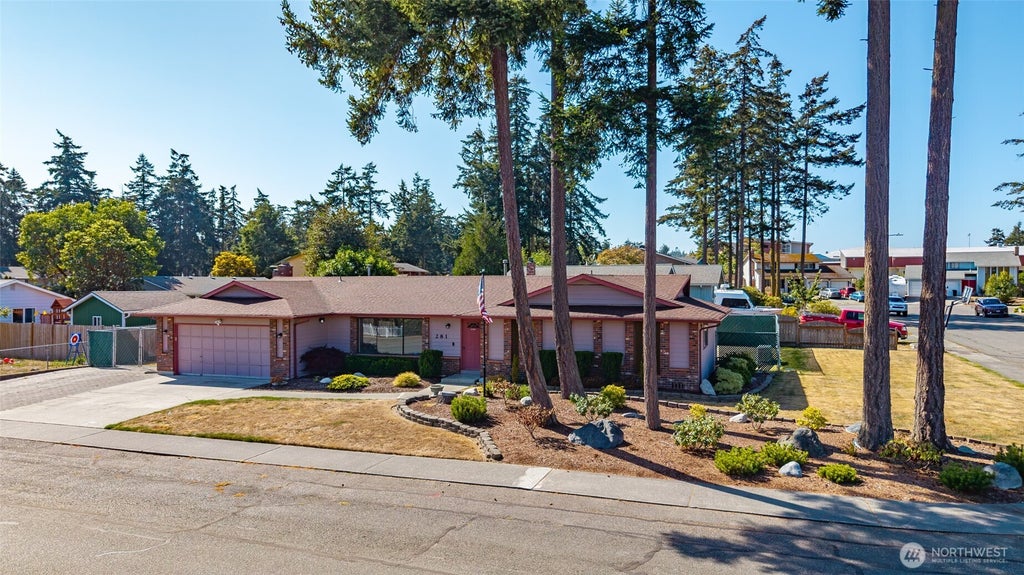 Photo of 281 NW Fairhaven Drive, Oak Harbor, WA 92877 (MLS # 2579797)