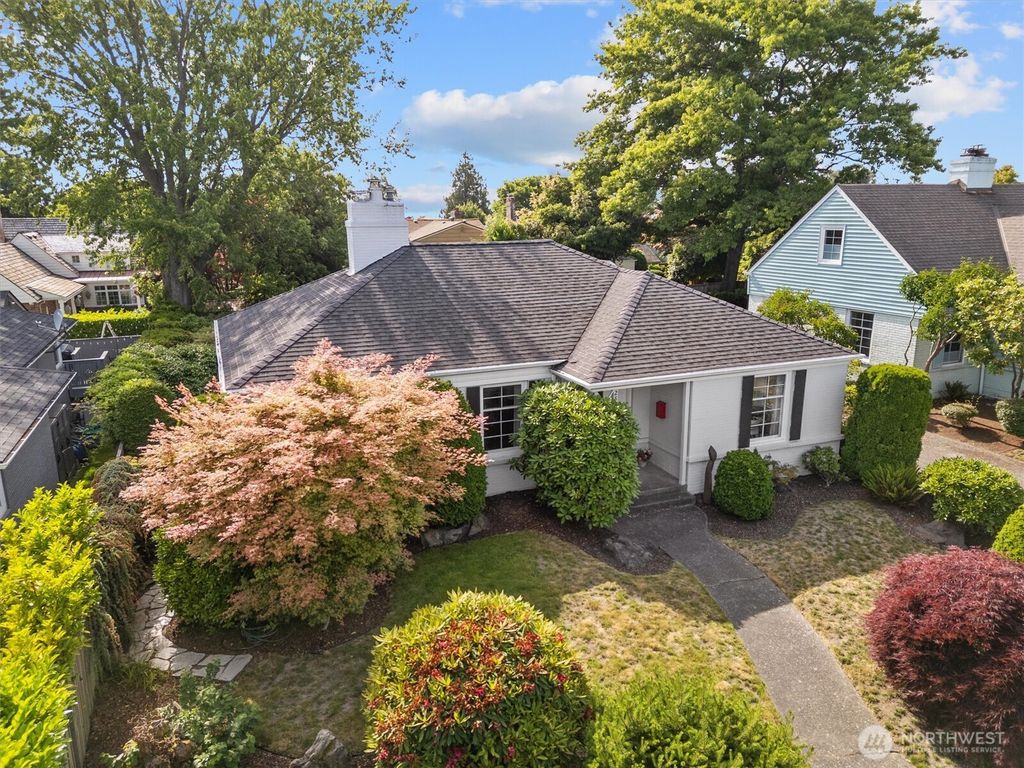 Photo of 2809 40th Avenue W, Seattle, WA 98199 (MLS # 2389366)