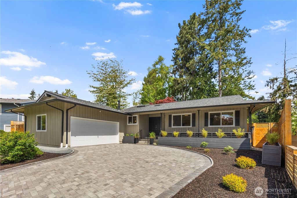 Photo of 14224 110th Avenue NE, Kirkland, WA 98034 (MLS # 2359097)