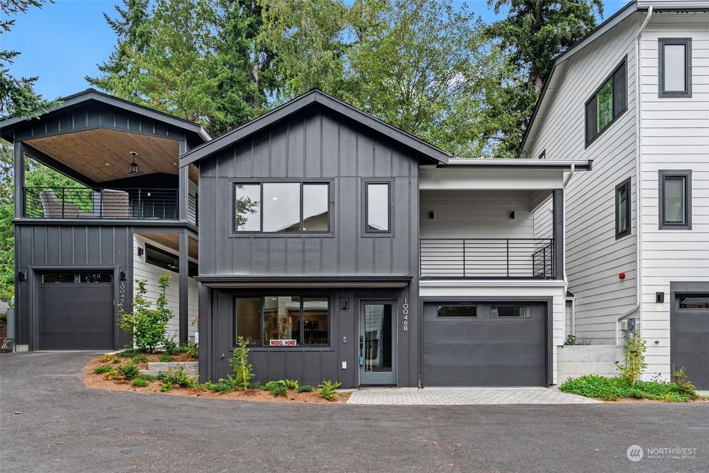 Photo of 10046 Ravenna Avenue NE #B, Seattle, WA 98125 (MLS # 2033861)
