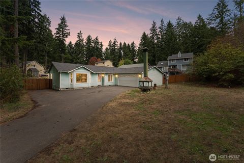 Photo of 22450 Clearview Court SE, Yelm, WA 98597 (MLS # 2440199)