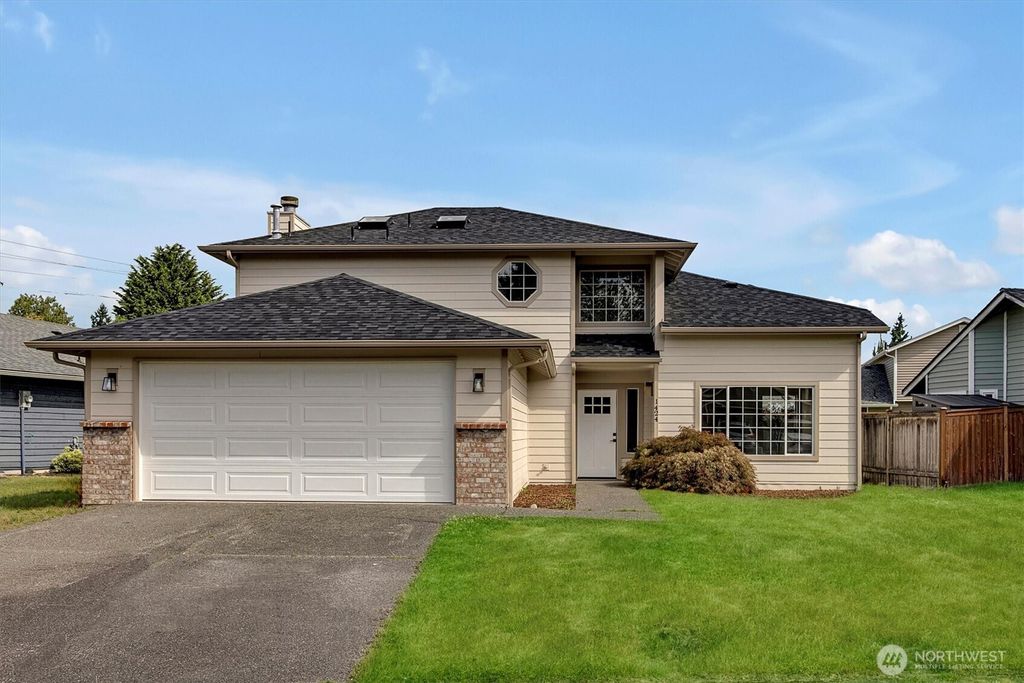 Photo of 1424 SW 352 Court, Federal Way, WA 98023 (MLS # 2389066)