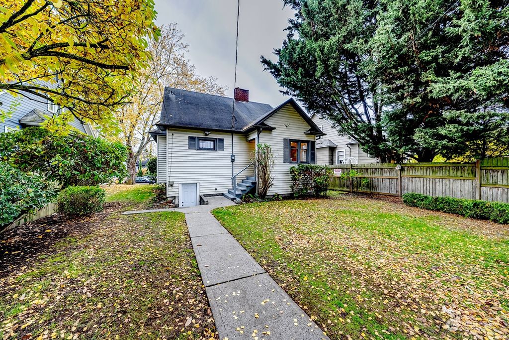 Photo of 1329 Lombard Avenue, Everett, WA 98201 (MLS # 2179427)