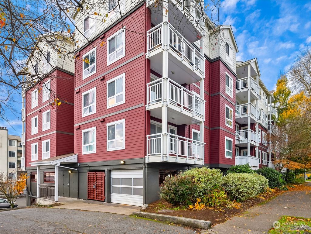 Photo of 2805 NE 125th Street #303, Seattle, WA 98125 (MLS # 2180633)