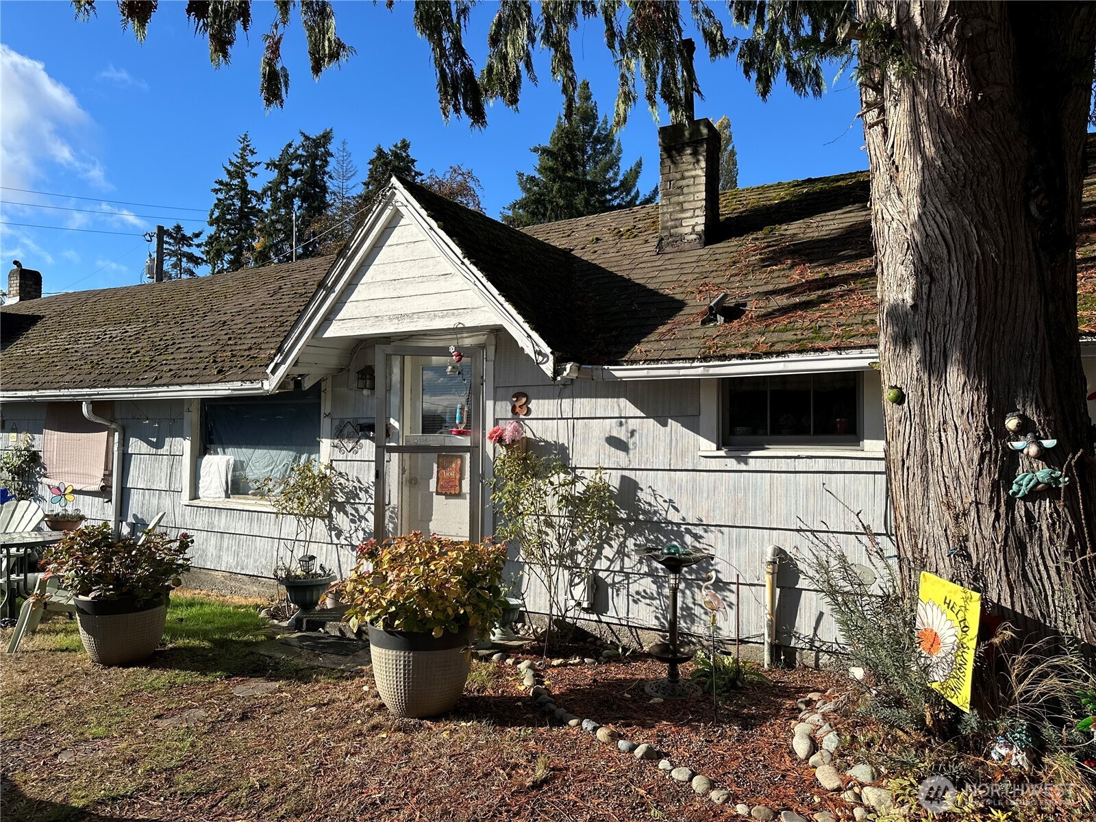 3658 NW Munson Street