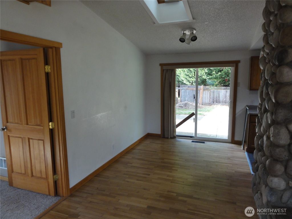 Photo of 28821 18th Avenue S, Federal Way, WA 98003 (MLS # 2523512)