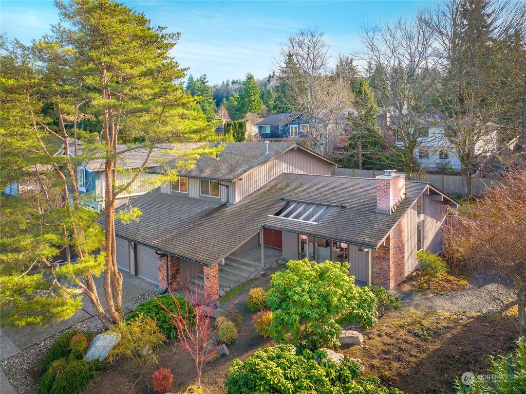 Photo of 15007 SE 47th Place, Bellevue, WA 98006 (MLS # 2027366)