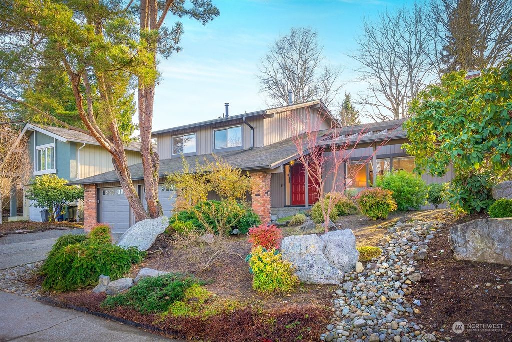 Photo of 15007 SE 47th Place, Bellevue, WA 98006 (MLS # 2027366)