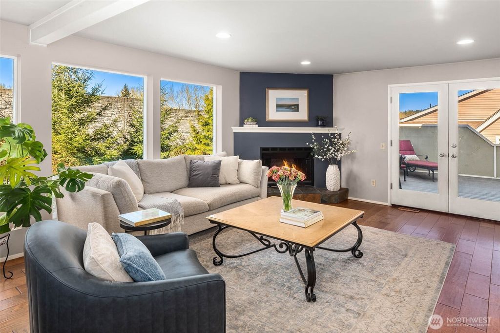 Photo of 9630 NE 35th Place, Clyde Hill, WA 98004 (MLS # 2499703)