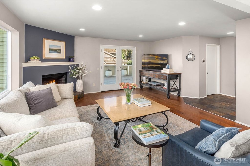 Photo of 9630 NE 35th Place, Clyde Hill, WA 98004 (MLS # 2499703)