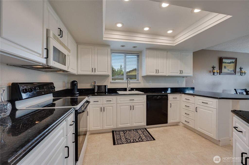 Photo of 23505 Lakeview Drive #C304, Mountlake Terrace, WA 98043 (MLS # 2373441)