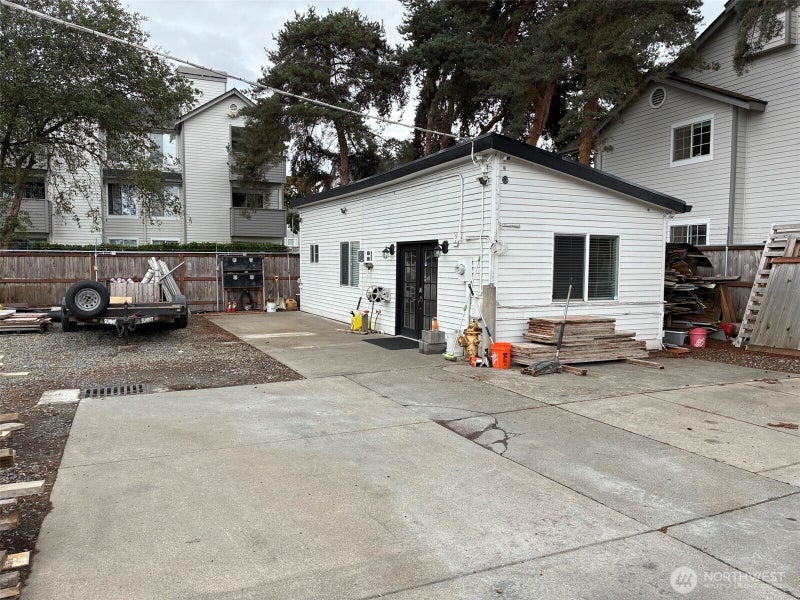 1513 NW 18th St