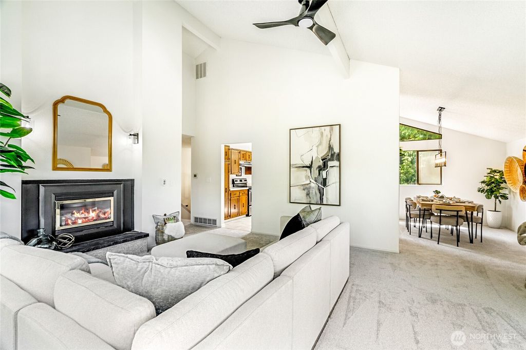Photo of 2014 SW 304th Street, Federal Way, WA 98023 (MLS # 2387549)