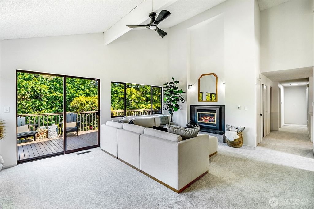 Photo of 2014 SW 304th Street, Federal Way, WA 98023 (MLS # 2387549)