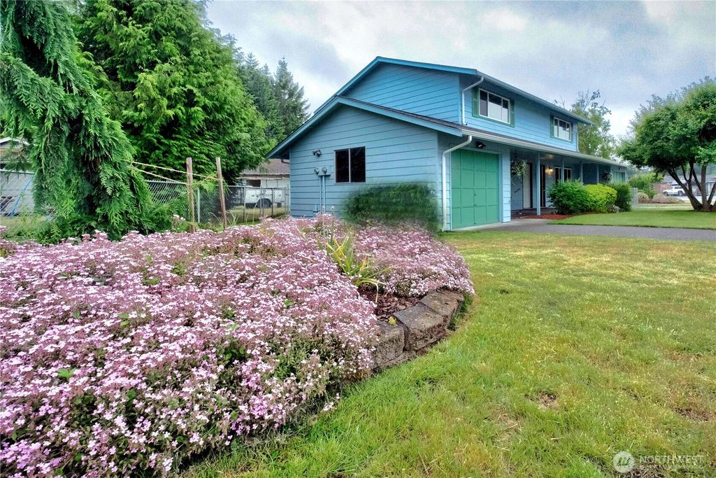 Photo of 1204 Short Street, Marysville, WA 98270 (MLS # 2387323)