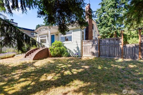 Photo of 8607 15th Ave Ave NE, Seattle, WA 98115 (MLS # 2402655)