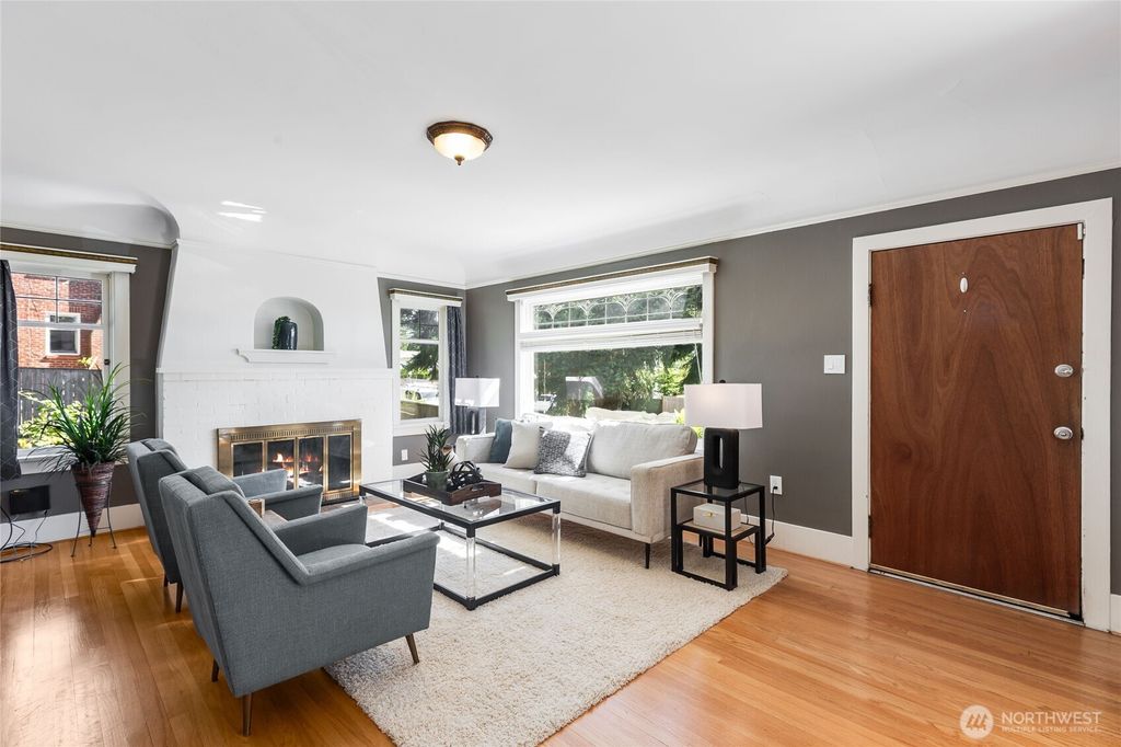 Photo of 8607 15th Ave Ave NE, Seattle, WA 98115 (MLS # 2402655)