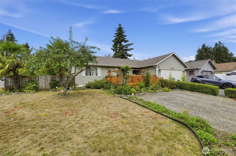 Photo of 11606 SE 219th Place, Kent, WA 98031 (MLS # 2578332)