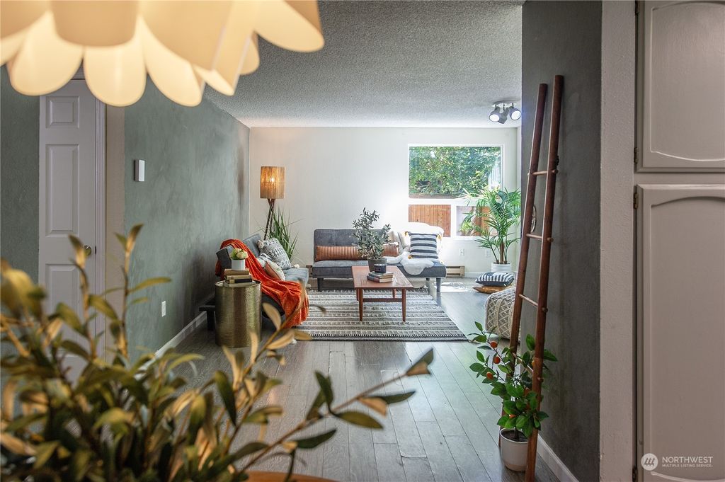 Photo of 820 Cady Road #J101, Everett, WA 98203 (MLS # 2149297)