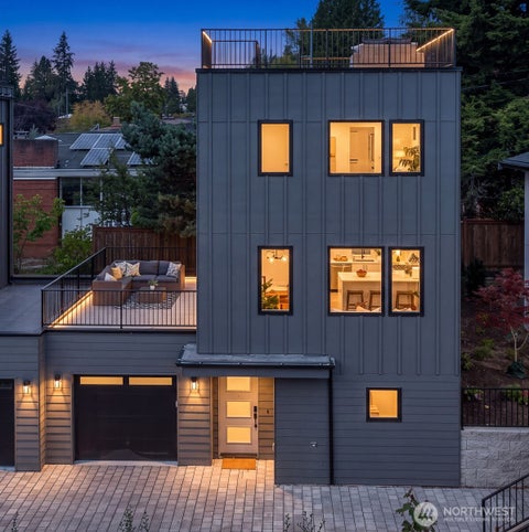 Photo of 6028 41st Avenue NE, Seattle, WA 98115 (MLS # 2563558)