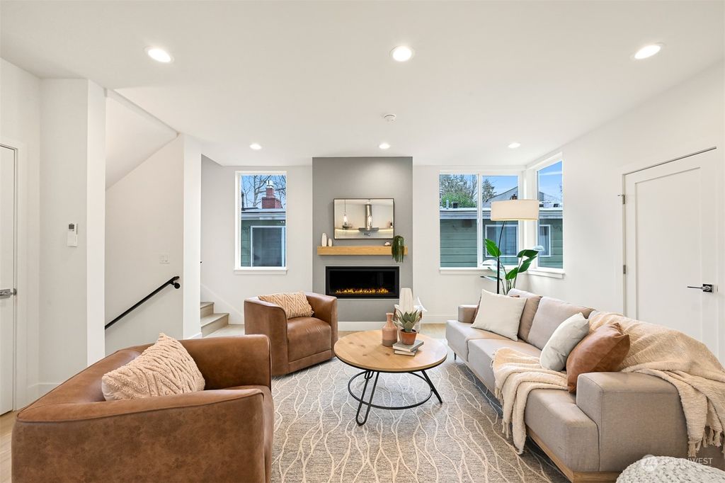 Photo of 1035 NE 98th Street, Seattle, WA 98115 (MLS # 2220842)