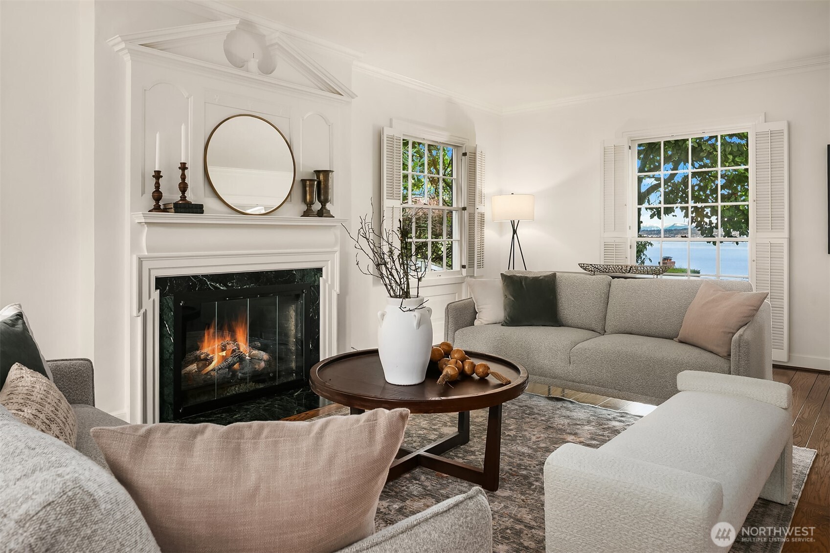 3033 E Laurelhurst Drive NE