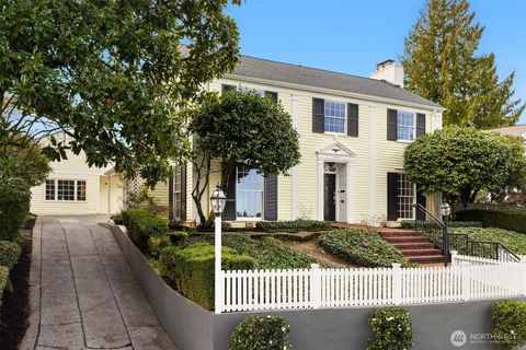 Photo of 3033 E Laurelhurst Drive NE, Seattle, WA 98105 (MLS # 2467528)